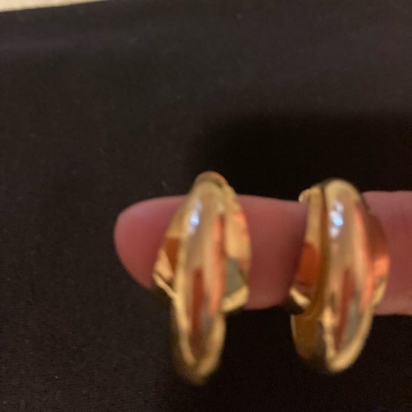 Classic  gold tone double hoop, approx 1 inch - Picture 2 of 3